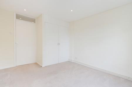 2 bedroom Flat for sale in Chessington Road, Ewell, Epsom, KT17