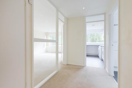2 bedroom Flat for sale in Chessington Road, Ewell, Epsom, KT17