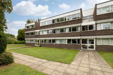 2 bedroom Flat for sale in Chessington Road, Ewell, Epsom, KT17
