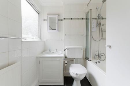 2 bedroom Flat for sale in Chessington Road, Ewell, Epsom, KT17