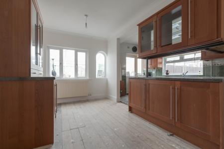 3 bedroom Detached house for sale in Chesterfield Road, Ewell, Epsom, KT19