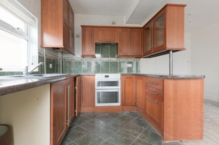 3 bedroom Detached house for sale in Chesterfield Road, Ewell, Epsom, KT19