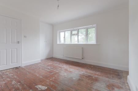 3 bedroom Detached house for sale in Chesterfield Road, Ewell, Epsom, KT19