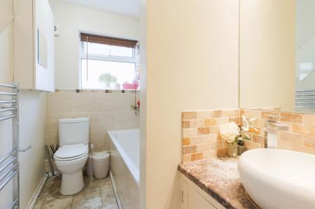 2 bedroom Maisonette for sale in Collier Close, West Ewell, Epsom, KT19