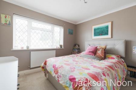 2 bedroom Maisonette for sale in Collier Close, West Ewell, Epsom, KT19