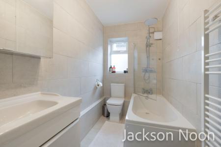 2 bedroom Maisonette for sale in Collier Close, West Ewell, Epsom, KT19