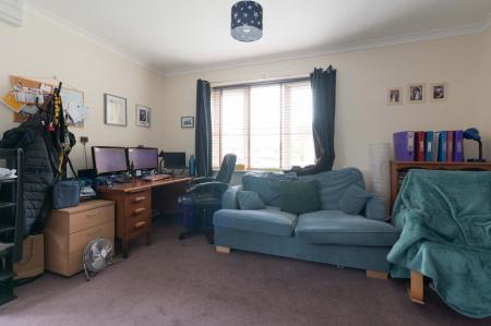 1 bedroom Terraced House for sale in Danetree Close, West Ewell, Epsom, KT19
