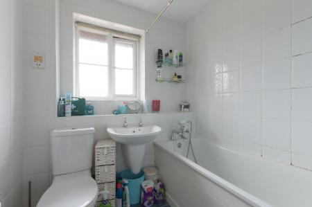 1 bedroom Terraced House for sale in Danetree Close, West Ewell, Epsom, KT19