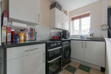 1 bedroom Terraced House for sale in Danetree Close, West Ewell, Epsom, KT19