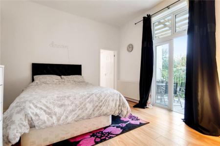 1 bedroom Flat for sale in Epsom Road, Epsom, KT17
