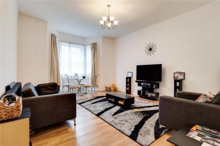 1 bedroom Flat for sale in Epsom Road, Epsom, KT17