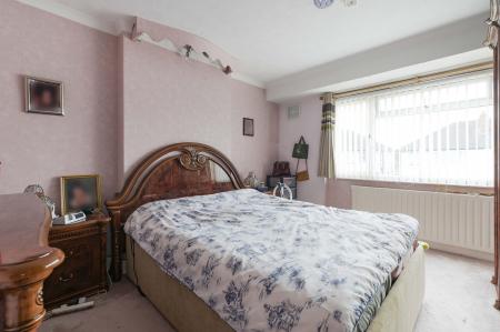 3 bedroom Semi-detached house for sale in Fairfield Way, Ewell, Epsom, KT19