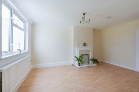 2 bedroom Terraced House for sale in Gainsborough Road, Epsom, KT19