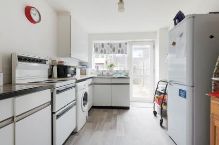 3 bedroom End of terrace house for sale in Hollymoor Lane, Epsom, KT19