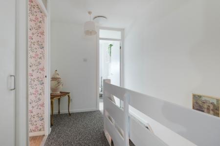 3 bedroom End of terrace house for sale in Hollymoor Lane, Epsom, KT19