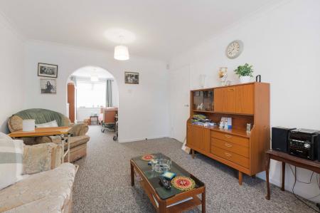 3 bedroom End of terrace house for sale in Hollymoor Lane, Epsom, KT19