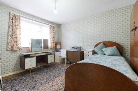 3 bedroom End of terrace house for sale in Hollymoor Lane, Epsom, KT19