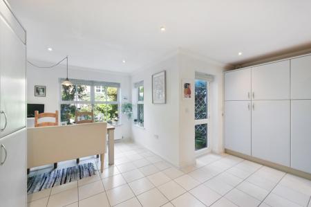 4 bedroom Town house for sale in Horton Crescent, Epsom, KT19