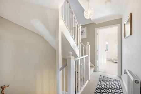 4 bedroom Town house for sale in Horton Crescent, Epsom, KT19