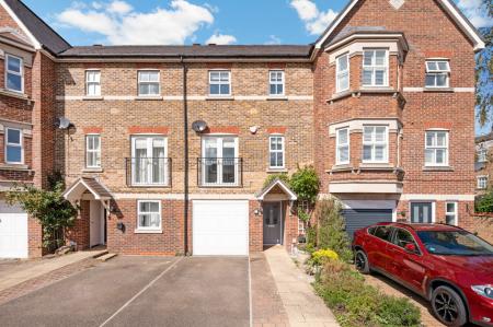 4 bedroom Town house for sale in Horton Crescent, Epsom, KT19