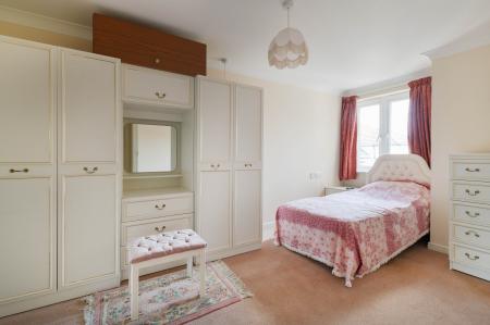 1 bedroom Retirement property for sale in Kingston Road, Ewell, Epsom, KT19