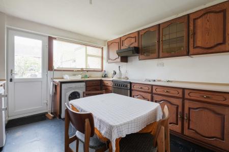 3 bedroom Semi-detached house for sale in Larkspur Way, West Ewell, Epsom, KT19