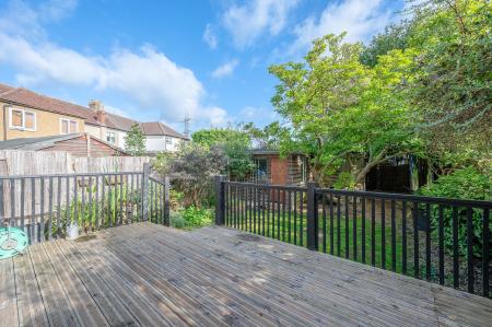 3 bedroom Terraced House for sale in Maltby Road, Chessington, KT9