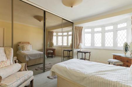 3 bedroom Semi-detached house for sale in Meadowview Road, Epsom, KT19