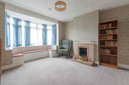 3 bedroom Semi-detached house for sale in Oakland Way, Ewell, Epsom, KT19