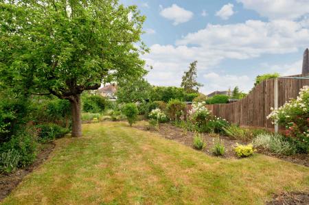 3 bedroom Semi-detached house for sale in Oakland Way, Ewell, Epsom, KT19