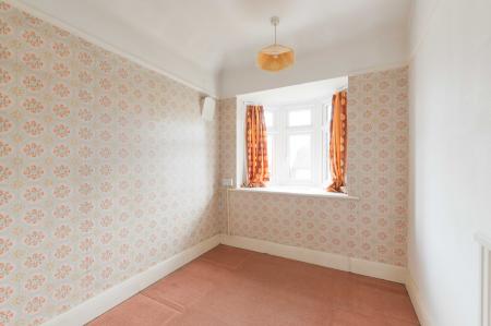 3 bedroom Semi-detached house for sale in Oakland Way, Ewell, Epsom, KT19