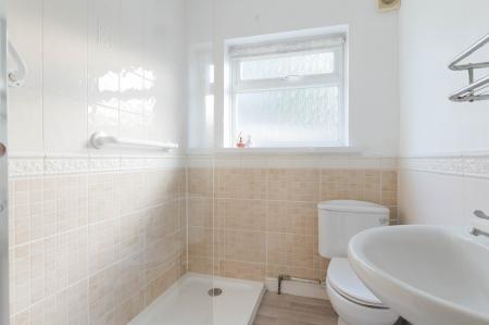 2 bedroom Ground floor maisonette for sale in Station Avenue, Ewell, Epsom, KT19