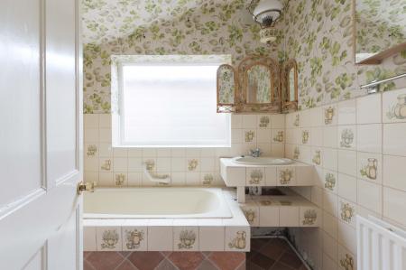 3 bedroom Semi-detached house for sale in Upper Court Road, Epsom, KT19