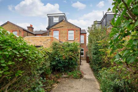 3 bedroom Semi-detached house for sale in Upper Court Road, Epsom, KT19