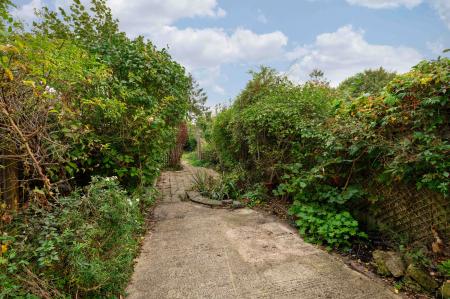 3 bedroom Semi-detached house for sale in Upper Court Road, Epsom, KT19