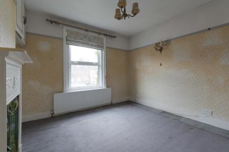 3 bedroom Semi-detached house for sale in Upper Court Road, Epsom, KT19