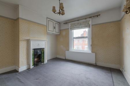 3 bedroom Semi-detached house for sale in Upper Court Road, Epsom, KT19