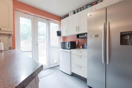 3 bedroom Terraced House for sale in Cumberland Close, Epsom, KT19