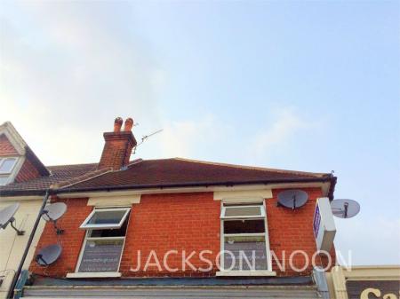 1 bedroom Studio flat to let in Pound Lane, Epsom, KT19