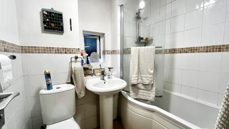 1 bedroom Maisonette to let in Marlins Close, off Turnpike Lane, Sutton, SM1