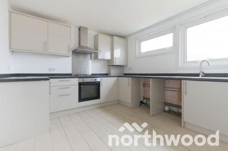 3 bedroom Flat for sale in Wandle Court, West Ewell, Epsom, KT19