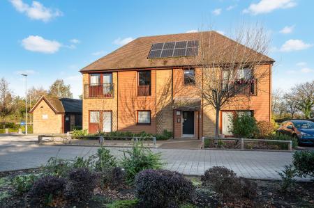 2 bedroom Flat for sale in Pelman Way, Epsom, KT19