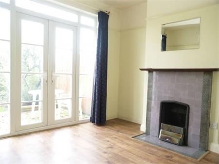 3 bedroom Semi-detached house to let in Northcroft Road, West Ewell, Epsom, KT19