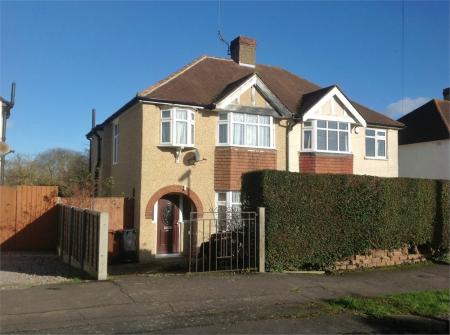 3 bedroom Semi-detached house to let in Northcroft Road, West Ewell, Epsom, KT19