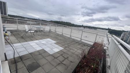 2 bedroom Flat to let in Station Approach, Epsom, KT19