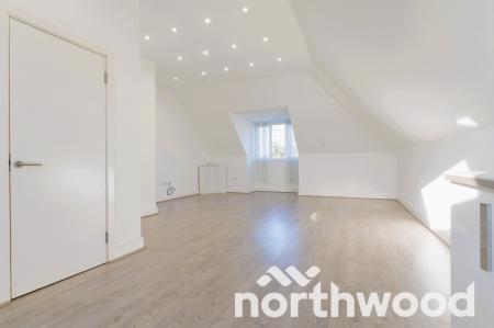 2 bedroom Flat for sale in Ruxley Lane, West Ewell, Epsom, KT19