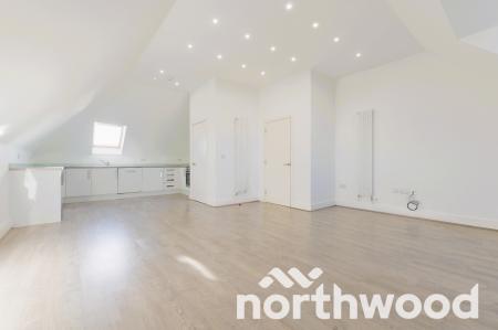 2 bedroom Flat for sale in Ruxley Lane, West Ewell, Epsom, KT19