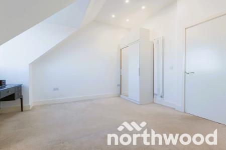2 bedroom Flat for sale in Ruxley Lane, West Ewell, Epsom, KT19