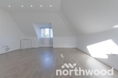 2 bedroom Flat for sale in Ruxley Lane, West Ewell, Epsom, KT19