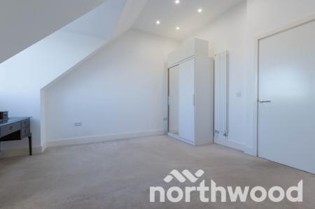 2 bedroom Flat for sale in Ruxley Lane, West Ewell, Epsom, KT19